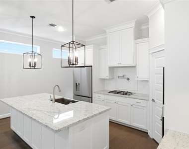 4208 Koehler Street - Photo Thumbnail 7