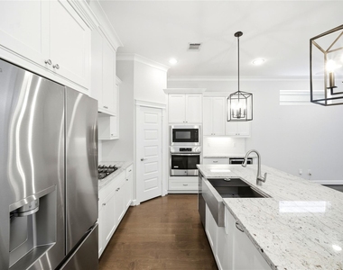 4208 Koehler Street - Photo Thumbnail 11