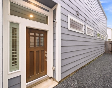 4208 Koehler Street - Photo Thumbnail 2