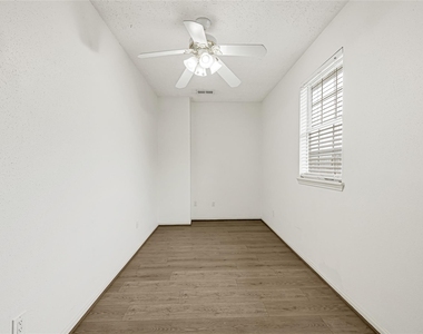 10535 Emnora Lane - Photo Thumbnail 17