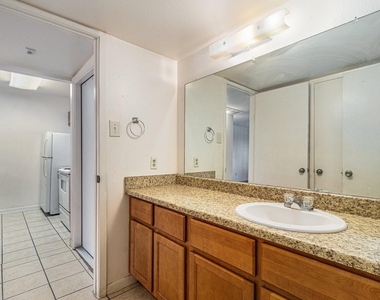 3045 Walnut Bend Lane - Photo Thumbnail 13
