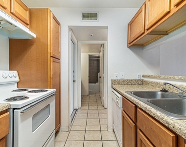3045 Walnut Bend Lane - Photo Thumbnail 6