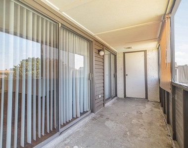 3045 Walnut Bend Lane - Photo Thumbnail 16