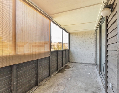 3045 Walnut Bend Lane - Photo Thumbnail 17