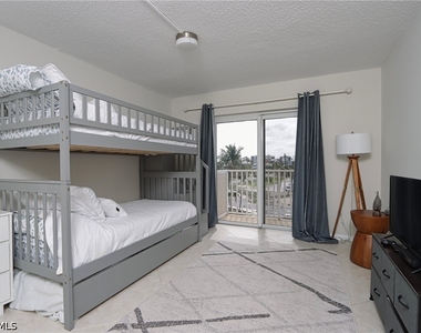 25740 Hickory Boulevard - Photo Thumbnail 9