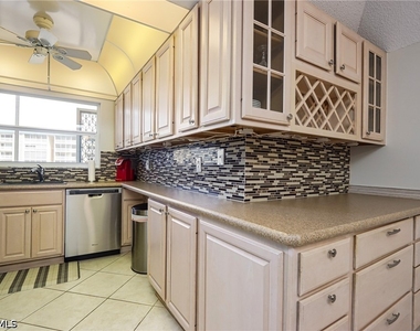 25740 Hickory Boulevard - Photo Thumbnail 5