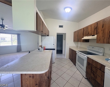 3709 Sw 1st Place - Photo Thumbnail 1
