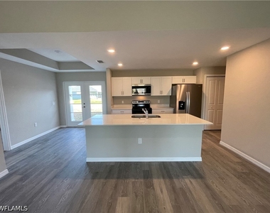 610 Nw 11th Terrace - Photo Thumbnail 2