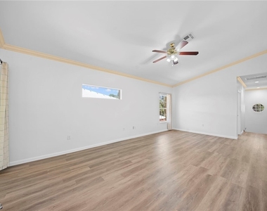 5370 Park Road - Photo Thumbnail 5
