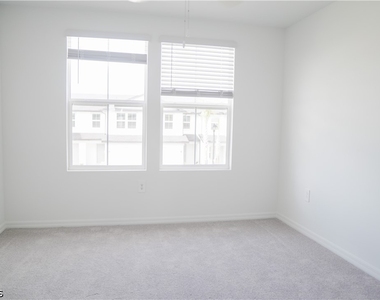 17530 Paradiso Way - Photo Thumbnail 4