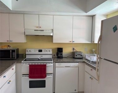 921 Jefferson Avenue - Photo Thumbnail 3