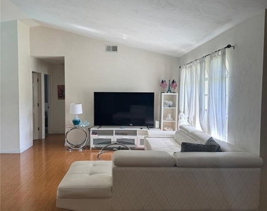 921 Jefferson Avenue - Photo Thumbnail 4