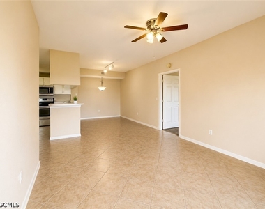 6490 Aragon Way - Photo Thumbnail 13