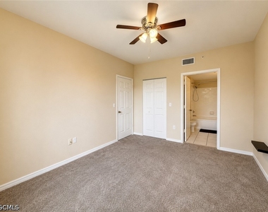 6490 Aragon Way - Photo Thumbnail 16