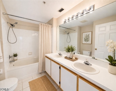 6490 Aragon Way - Photo Thumbnail 17