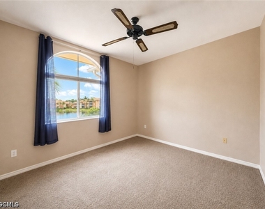 6490 Aragon Way - Photo Thumbnail 22