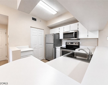 6490 Aragon Way - Photo Thumbnail 4