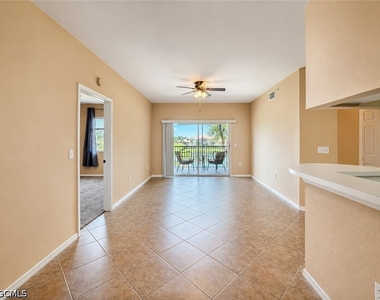 6490 Aragon Way - Photo Thumbnail 10
