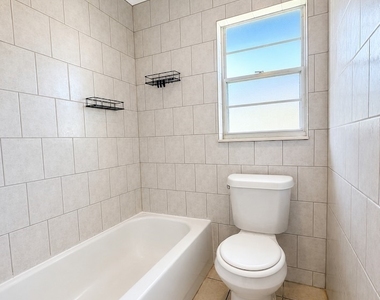 4133 Sw 7th Place - Photo Thumbnail 5