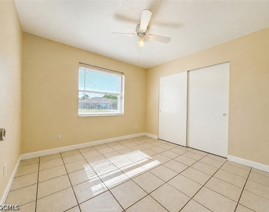 4133 Sw 7th Place - Photo Thumbnail 2
