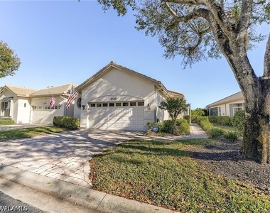 8529 Fairway Bend Drive - Photo Thumbnail 6