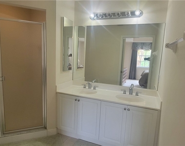 3961 Pomodoro Circle - Photo Thumbnail 9