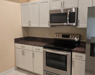 203 Se 13th Street - Photo Thumbnail 8