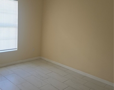 203 Se 13th Street - Photo Thumbnail 5