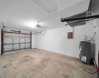 3738 Santa Barbara Boulevard - Photo Thumbnail 8