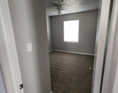 610 Tovrea Road - Photo Thumbnail 5