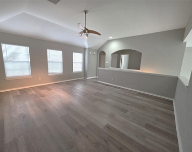 2813 Arbor Brook Lane - Photo Thumbnail 18