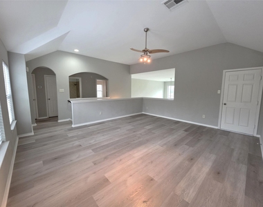 2813 Arbor Brook Lane - Photo Thumbnail 17
