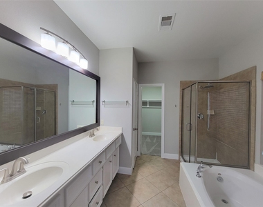 2813 Arbor Brook Lane - Photo Thumbnail 15