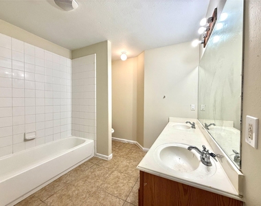 13706 Audra Lane - Photo Thumbnail 10