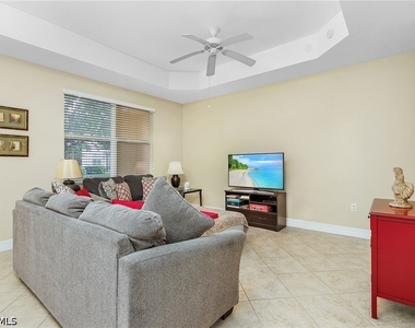9817 Cristalino View Way - Photo Thumbnail 7