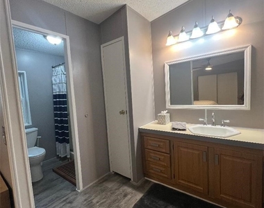 1515 Gulf Coast Drive - Photo Thumbnail 15