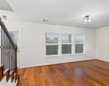 2713 Shadybrook Meadow Drive - Photo Thumbnail 12