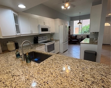 6820 Beach Resort Drive - Photo Thumbnail 14