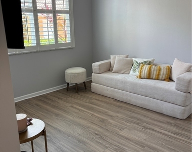 6820 Beach Resort Drive - Photo Thumbnail 11