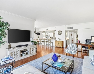 4031 Gulf Shore Boulevard N - Photo Thumbnail 7