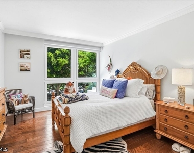 4031 Gulf Shore Boulevard N - Photo Thumbnail 8