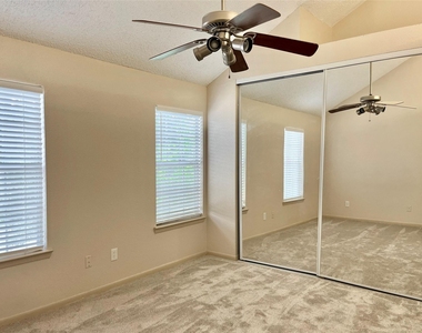 2808 Grants Lake Boulevard - Photo Thumbnail 14