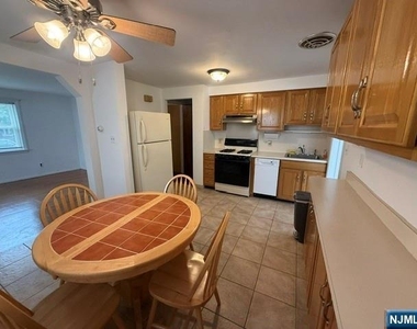 11 Canterbury - Photo Thumbnail 6