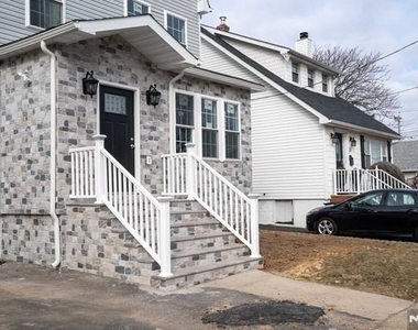 313 Livingston - Photo Thumbnail 1