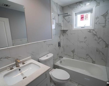 313 Livingston - Photo Thumbnail 12