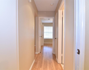 8507 Grove Park Drive - Photo Thumbnail 15