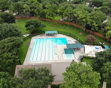 8507 Grove Park Drive - Photo Thumbnail 30