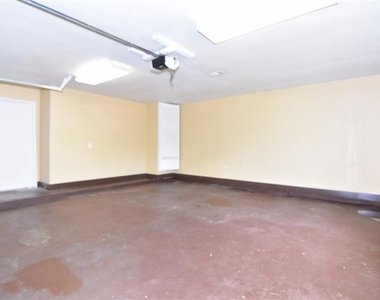 8507 Grove Park Drive - Photo Thumbnail 24