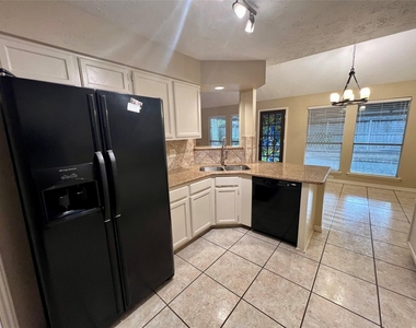 8507 Grove Park Drive - Photo Thumbnail 9