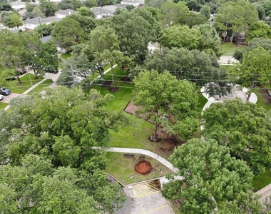8507 Grove Park Drive - Photo Thumbnail 32